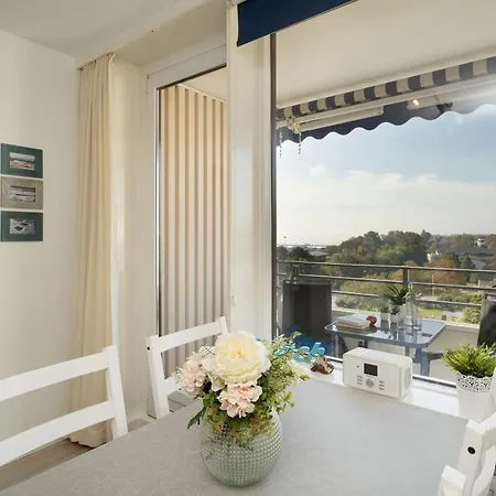 Strandappartements Am Leuchtturmweg Ifa Knoll 3-7-02 アパート